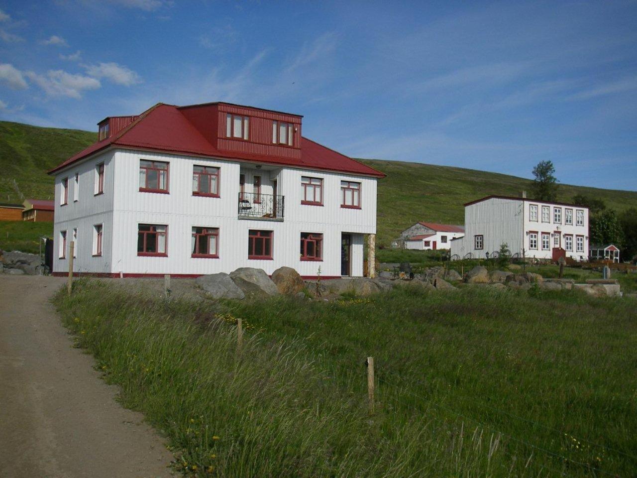 Guesthouse Storu-Laugar Laugar  Exterior photo