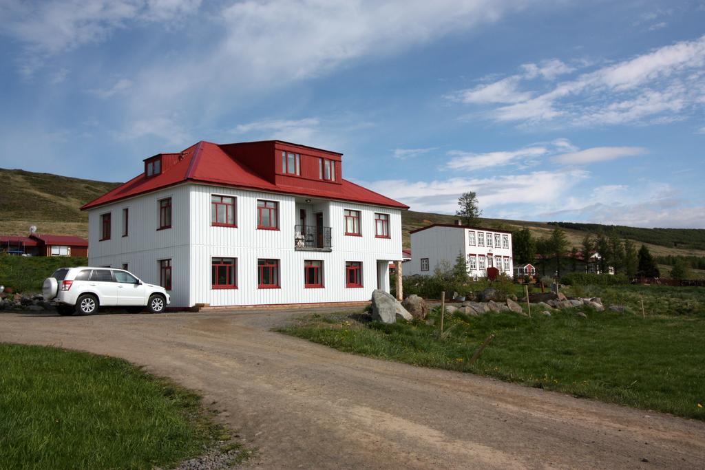 Guesthouse Storu-Laugar Laugar  Exterior photo